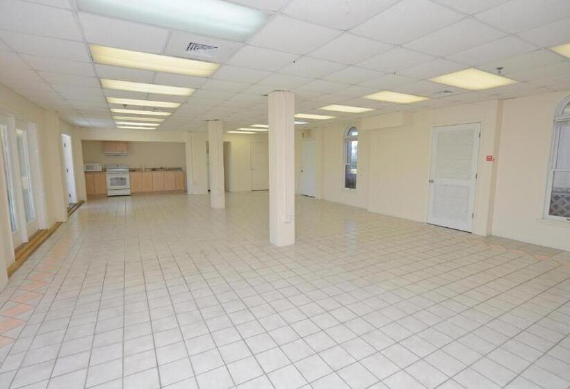 فندق على الطريق Buccaneer Inn