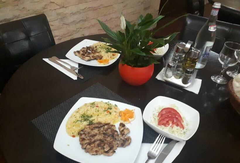 Мотель Complex Turistic Paralela'45