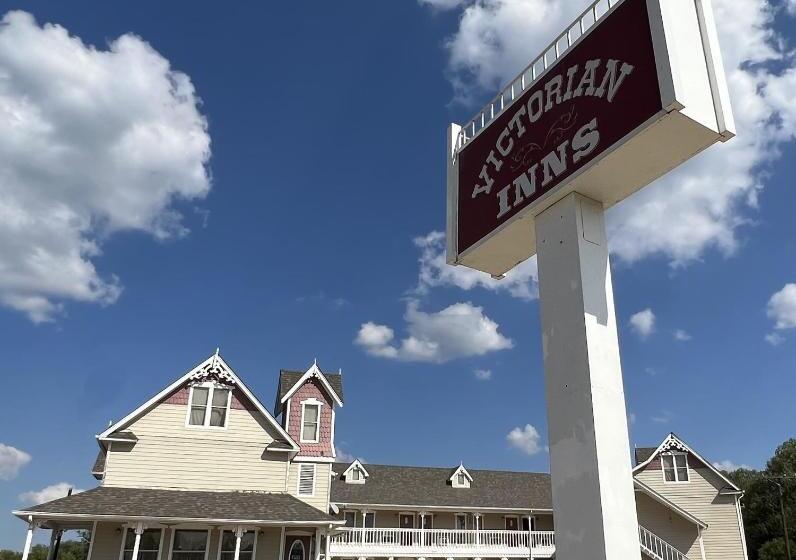 فندق على الطريق Victorian Inn