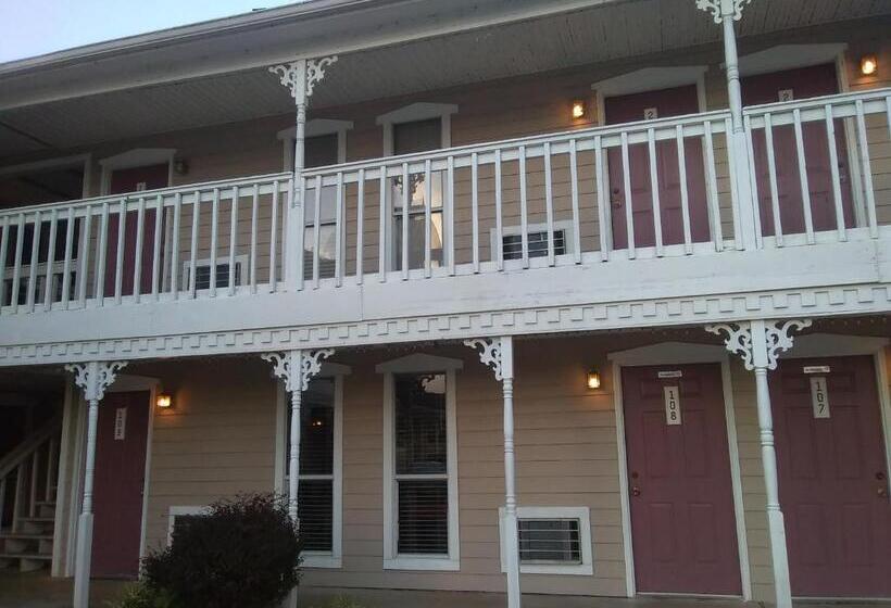 فندق على الطريق Victorian Inn