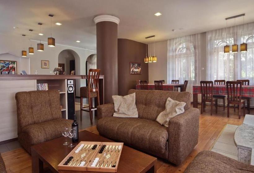 פנסיון Anita House