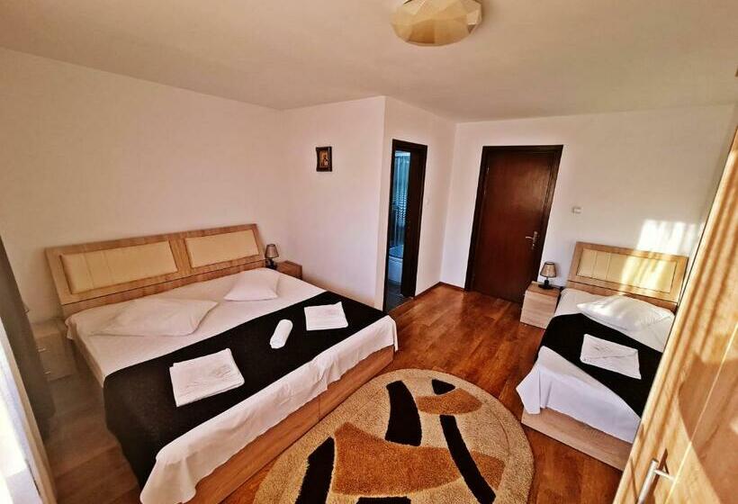 פנסיון Casa Leu