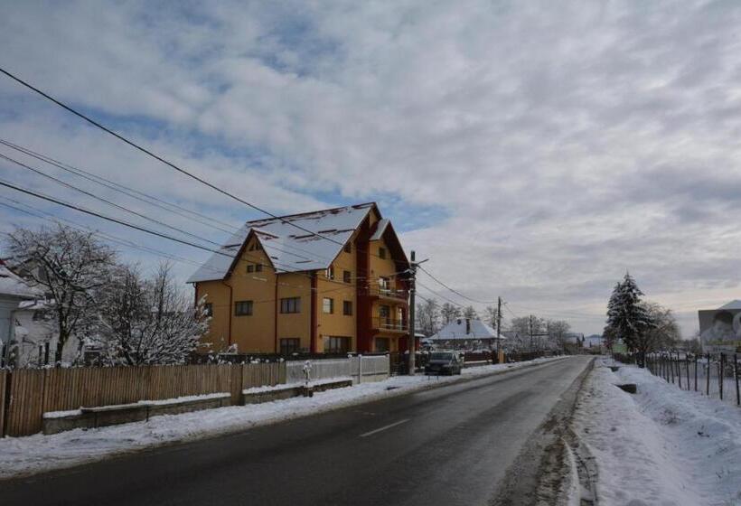 פנסיון Casa Leu