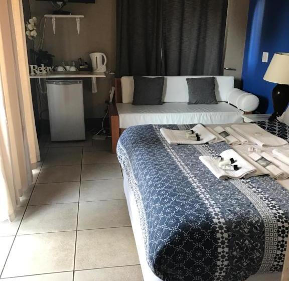 Пансион De Charmoy Estate