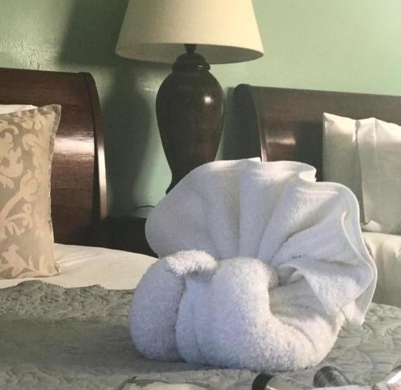 Пансион De Charmoy Estate