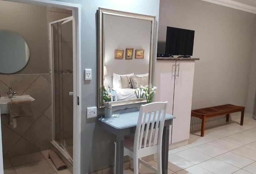 פנסיון Forest Hill Country Lodge