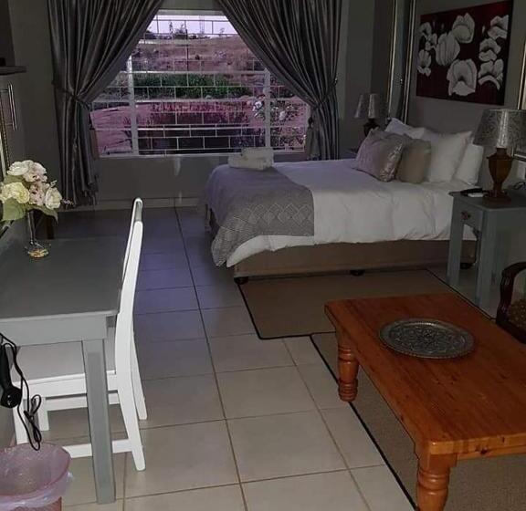 פנסיון Forest Hill Country Lodge