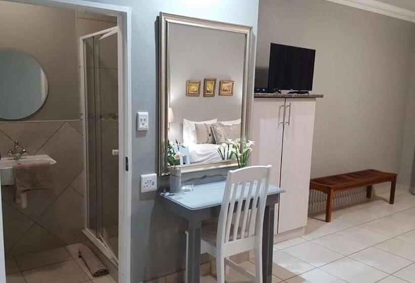 פנסיון Forest Hill Country Lodge