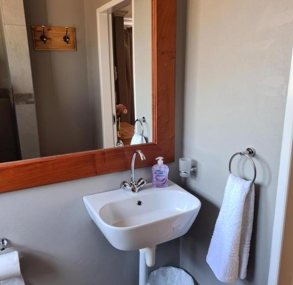 פנסיון Forest Hill Country Lodge