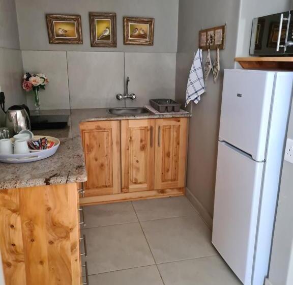 פנסיון Forest Hill Country Lodge