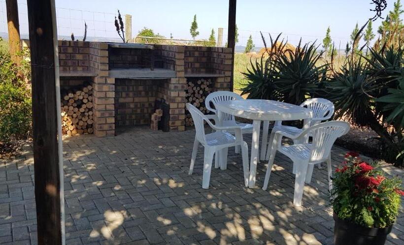 פנסיון Forest Hill Country Lodge