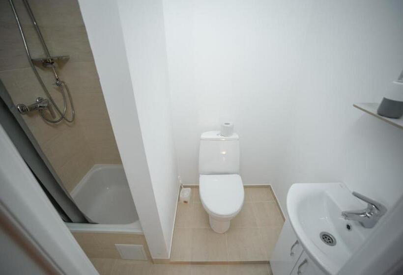 פנסיון Green Hill