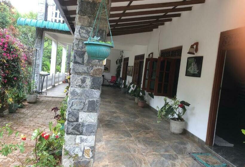 Pensão Hamadhi Guest