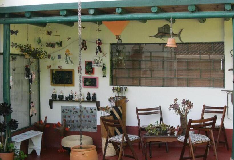 بنسيون Hostal Bugambil