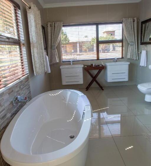 Пансион Kareespruit Game Ranch & Guest House