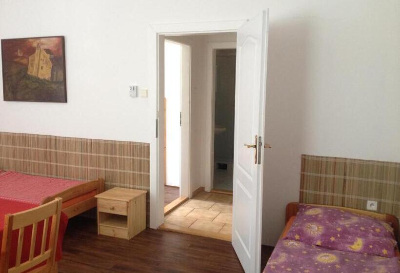 بنسيون Klub U Námořníka