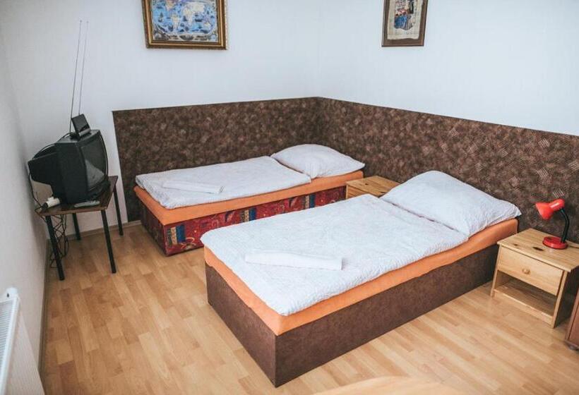 بنسيون Klub U Námořníka