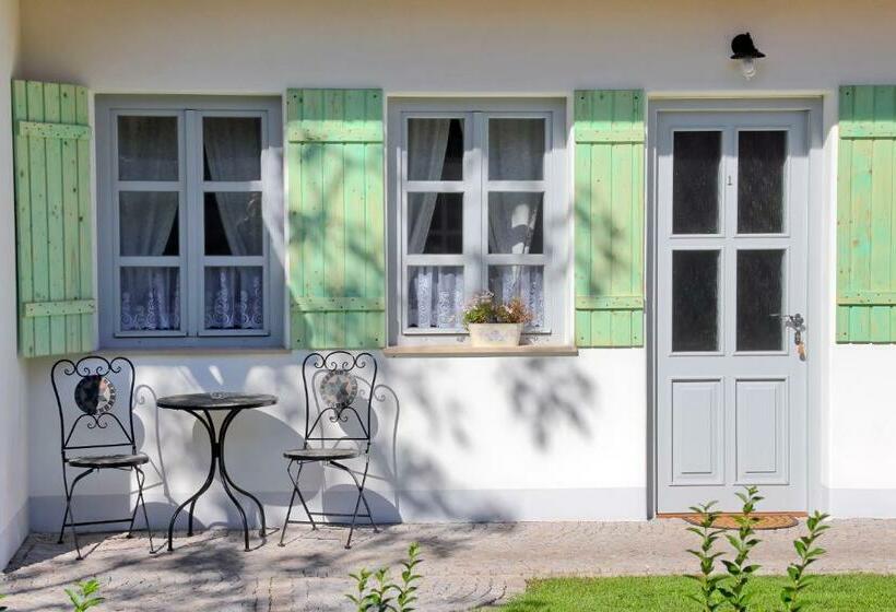 ペンション La Bobul Apartments