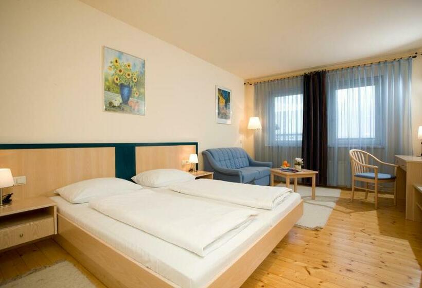 Пансион Landgasthof Zum Alten Weinstock