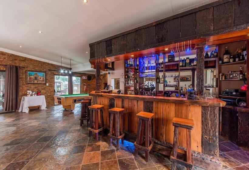 פנסיון Oppiplot Guest House & Venue