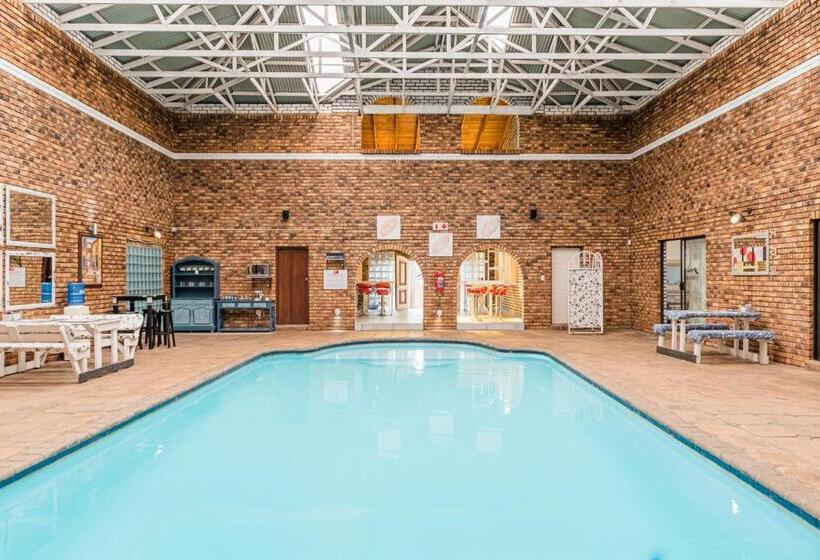 פנסיון Oppiplot Guest House & Venue