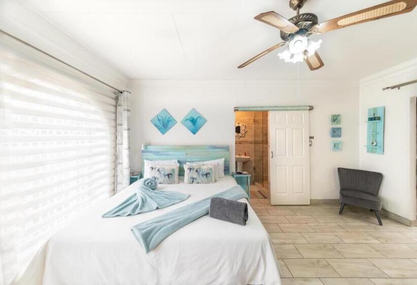 ペンション Oppiplot Guest House & Venue