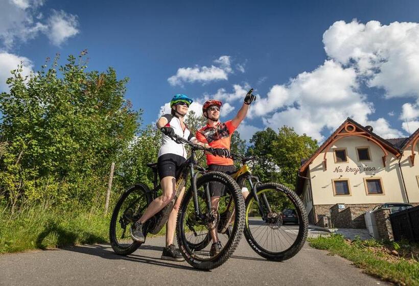 膳宿费 Penzion Na Kraji Lesa