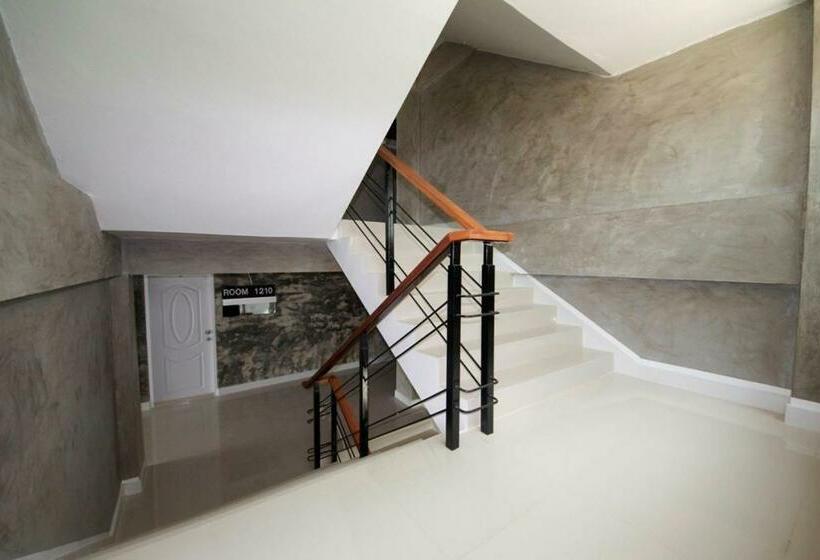 Пансион Sukontha Mansion