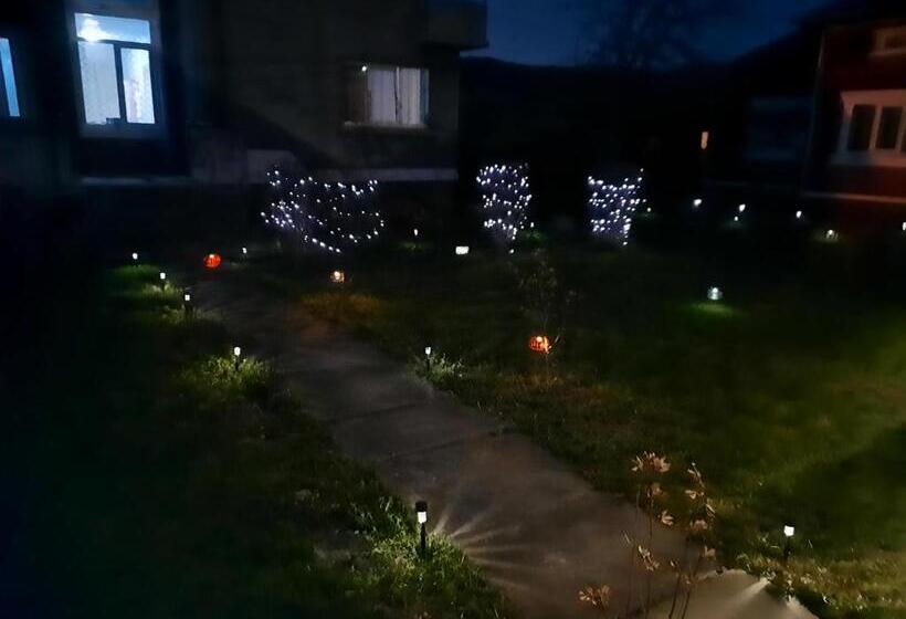 펜션 Vila La Izvorul Putinei