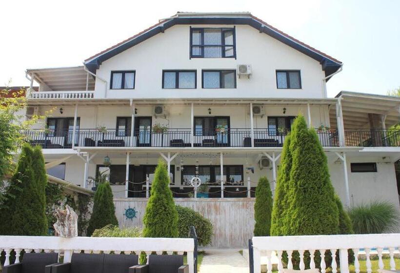 פנסיון Vila Selina