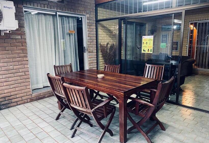 ペンション Xisaka Guest House