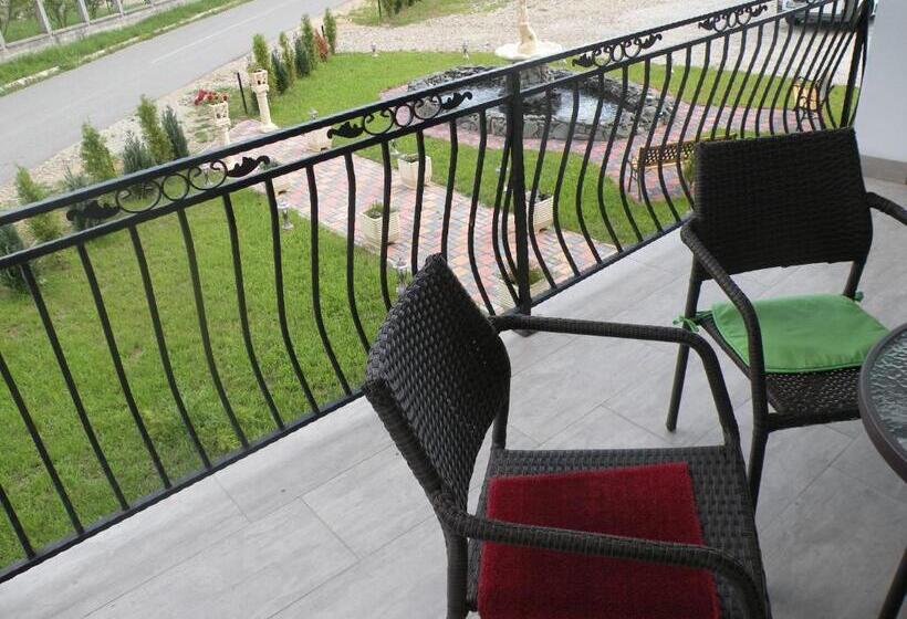 Pensiunea Casa Albă