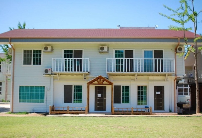 リゾートホテル Sungbochon Youth Hostel   Hostel