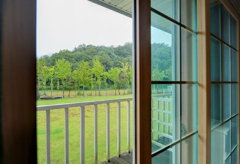 リゾートホテル Sungbochon Youth Hostel   Hostel