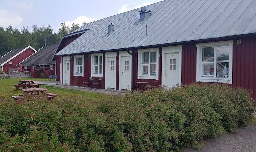 Perssons I Backens Pensionat  Sjötorps Vandrarhem & Rum