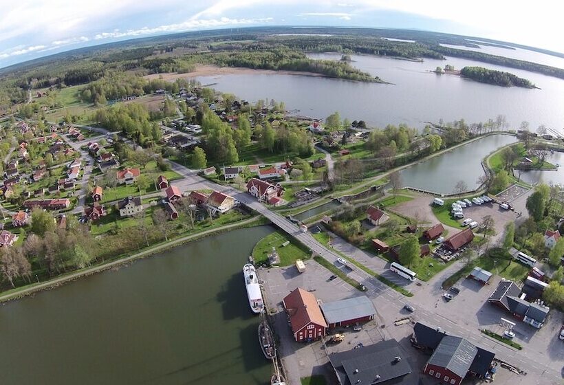 Perssons I Backens Pensionat  Sjötorps Vandrarhem & Rum