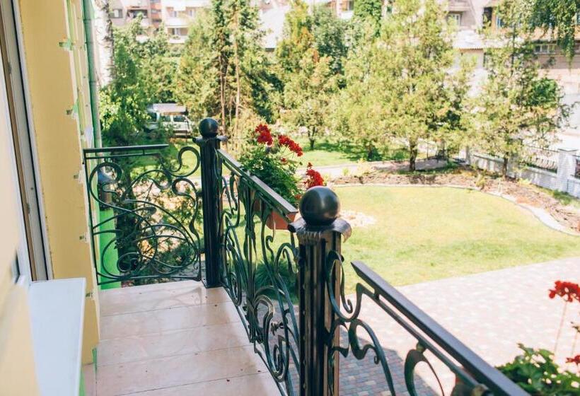 فندق صغير Berizka