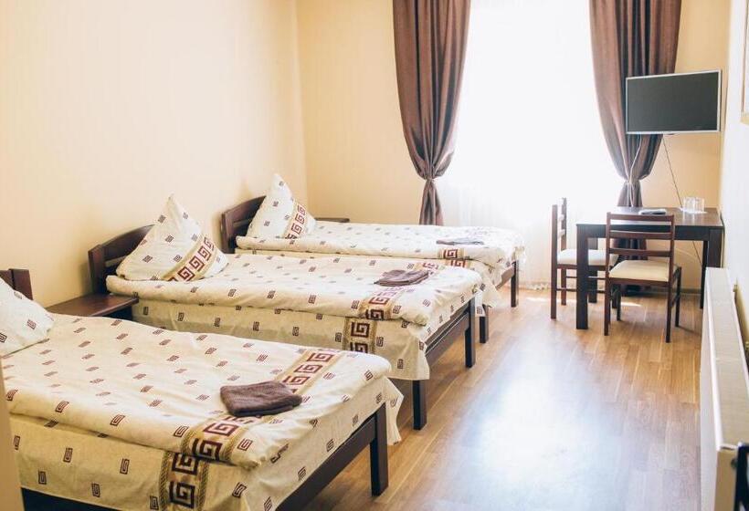 فندق صغير Berizka