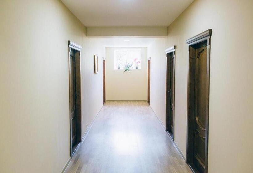 فندق صغير Berizka