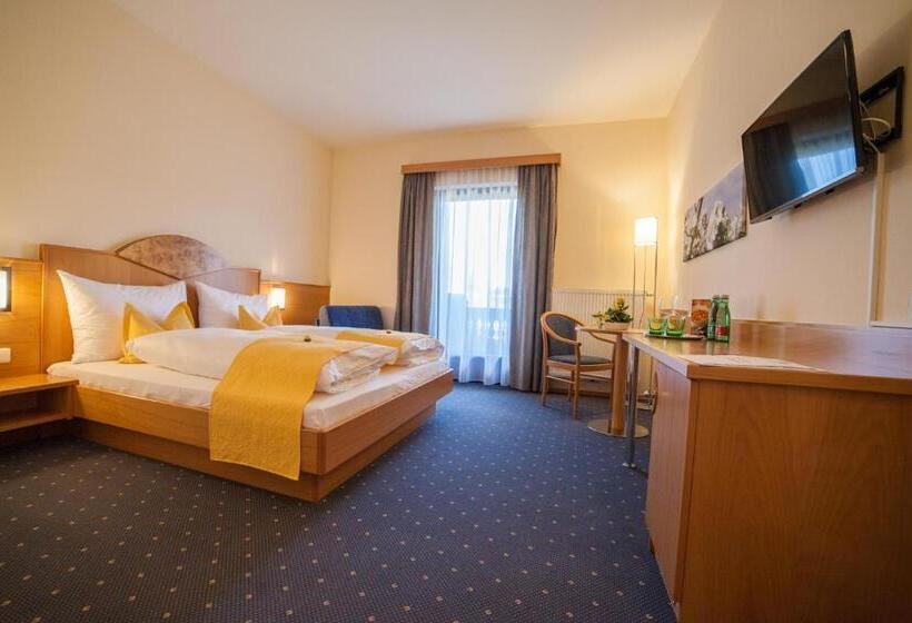 호스텔 Gasthof Mauthner Zum Kirchenwirt