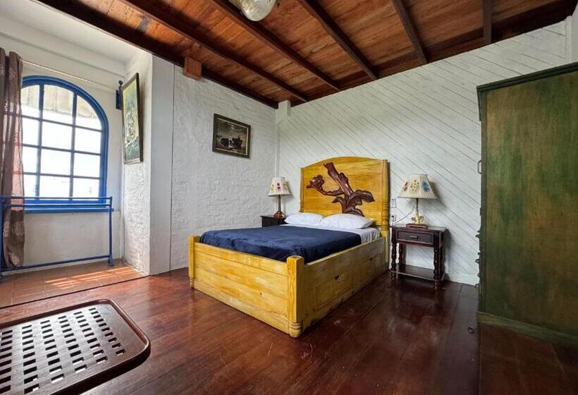 هاستل Hosteria Farallon Dillon