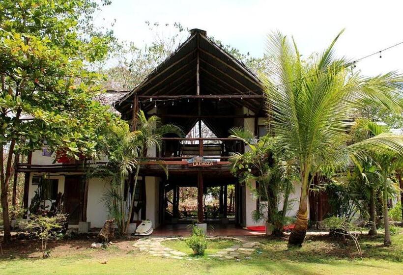 Общежитие La Choza Playa Venao