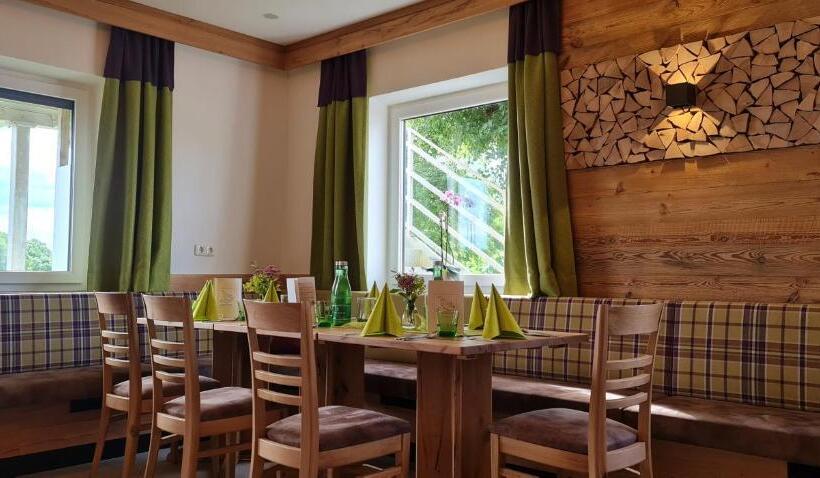 ユースホステル Landgasthof Entenwirt Tarsdorf