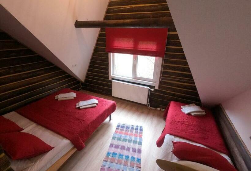 הוסטל Lian Family Hotel & Restaurant