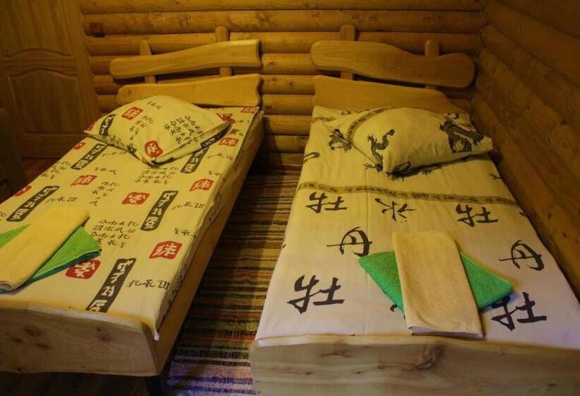 הוסטל Lian Family Hotel & Restaurant