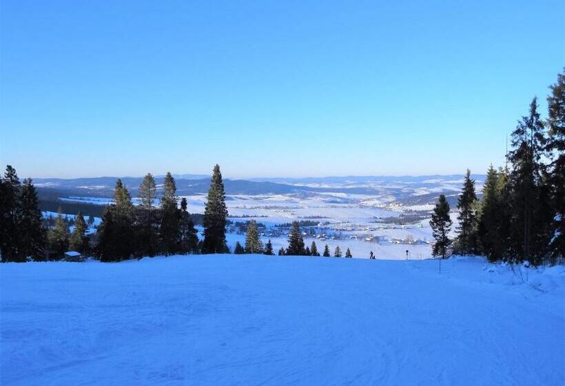 הוסטל Lian Family Hotel & Restaurant