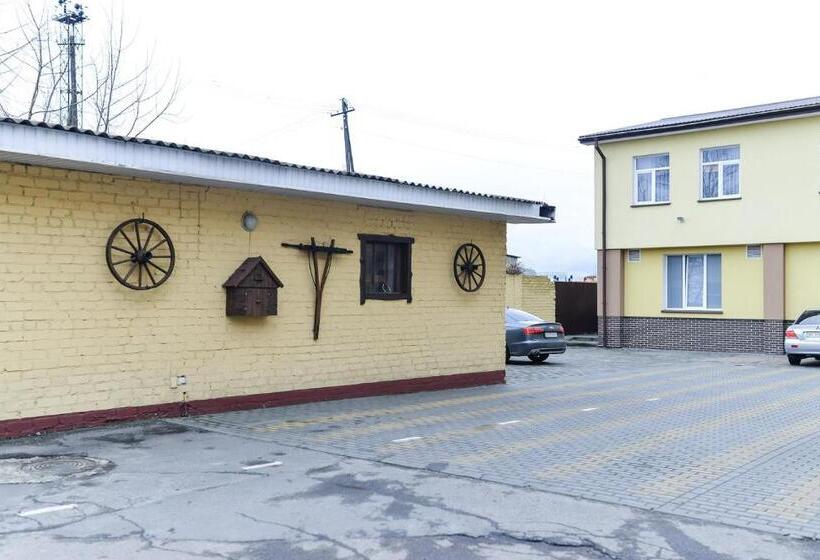 هاستل Nashe Misto Guest House