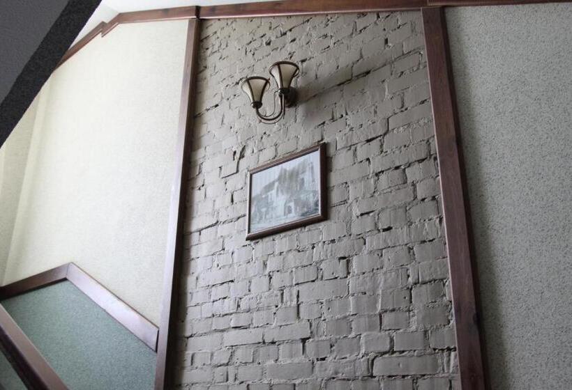 هاستل Nashe Misto Guest House