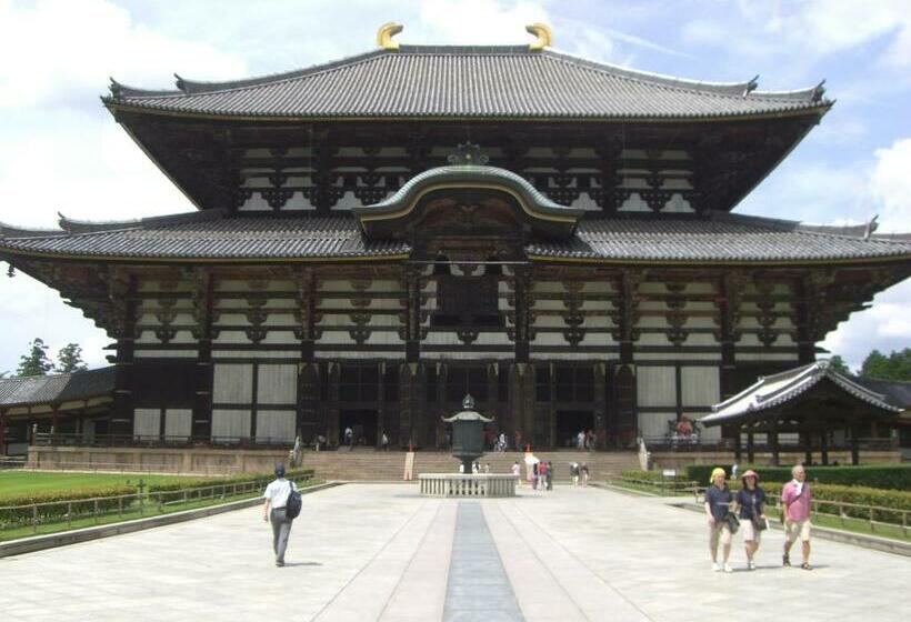 Atelier Bee S Knees Bed & Breakfast