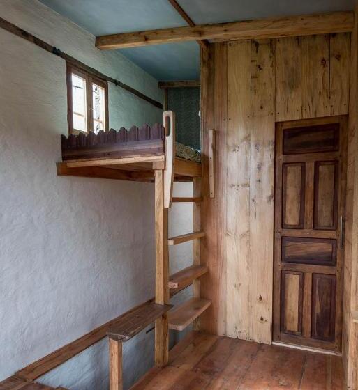 تختخواب و صبحانه Avalon Hostal Boutique